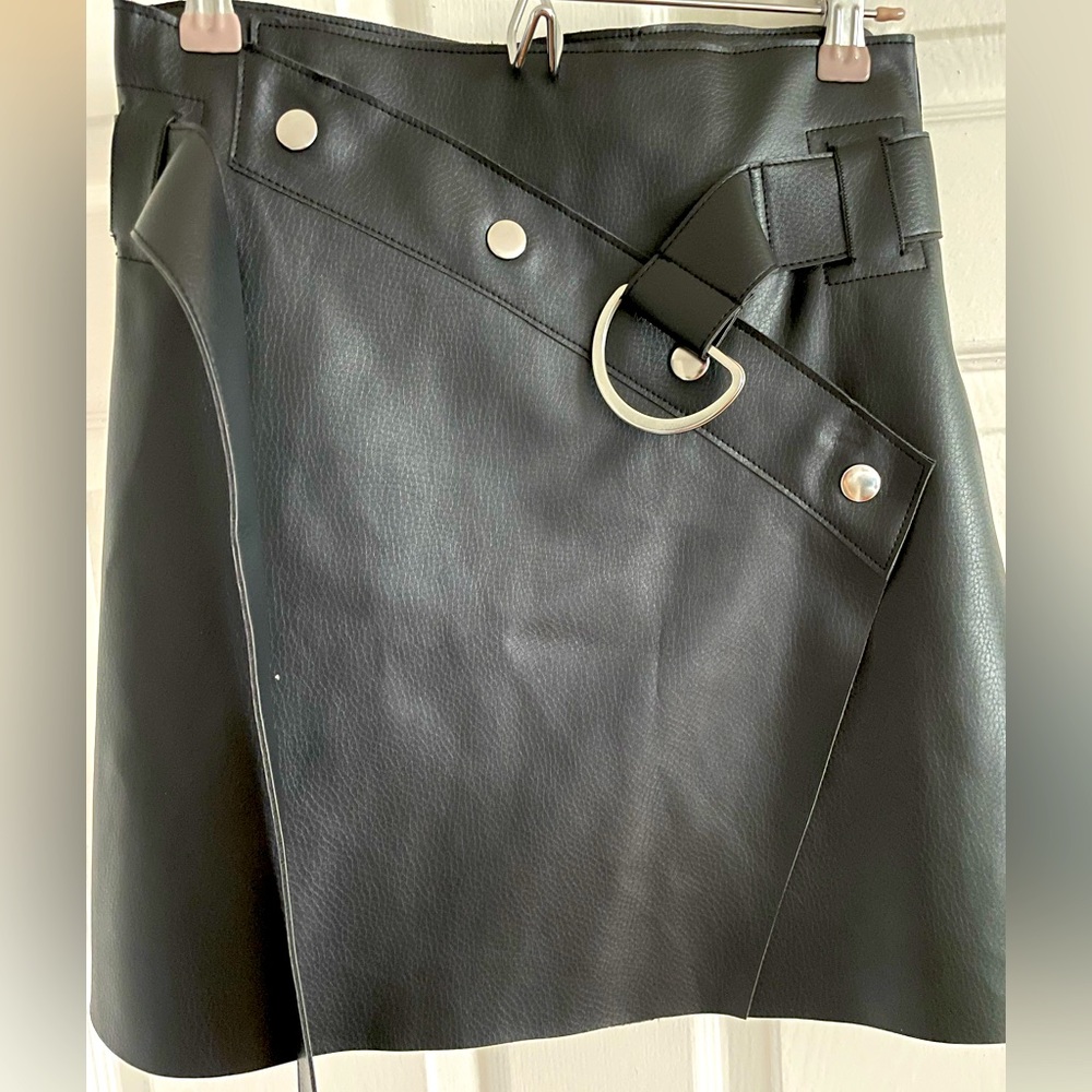 Mini high wasted Leather Skirt size 6